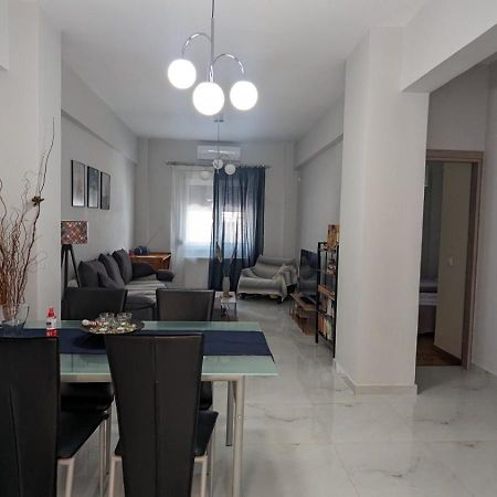 Luxury & Spacious Apartment In Athena Bagian luar foto