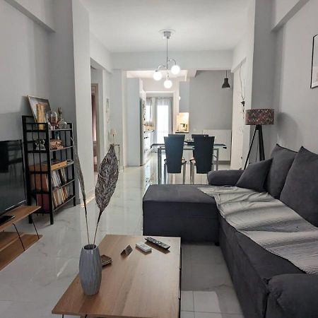 Luxury & Spacious Apartment In Athena Bagian luar foto