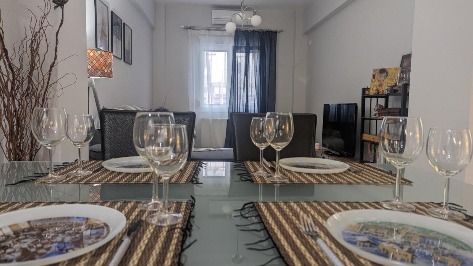 Luxury & Spacious Apartment In Athena Bagian luar foto