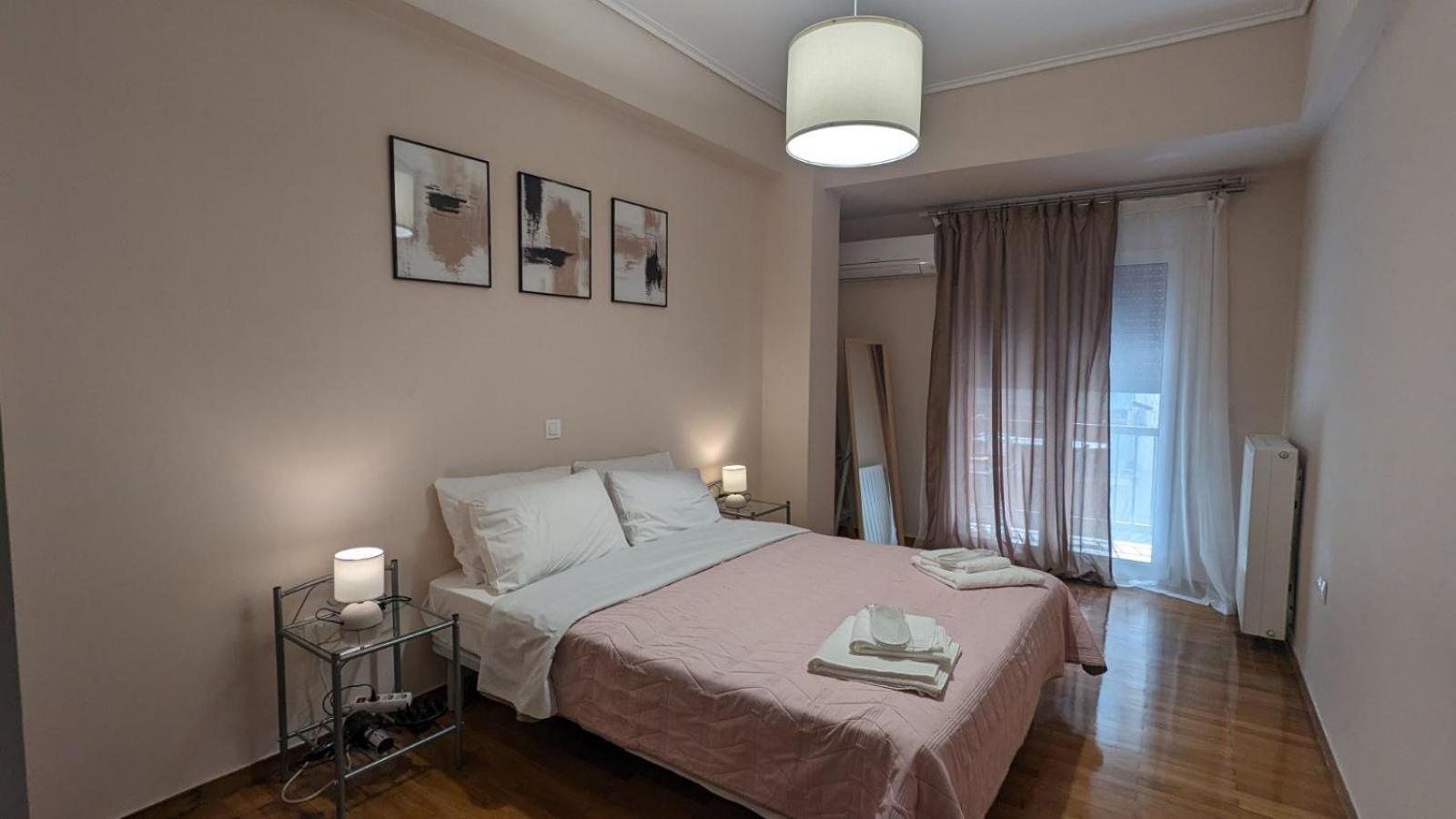 Luxury & Spacious Apartment In Athena Bagian luar foto