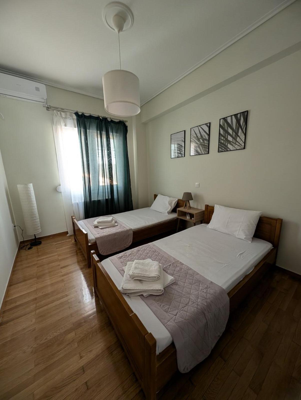Luxury & Spacious Apartment In Athena Bagian luar foto