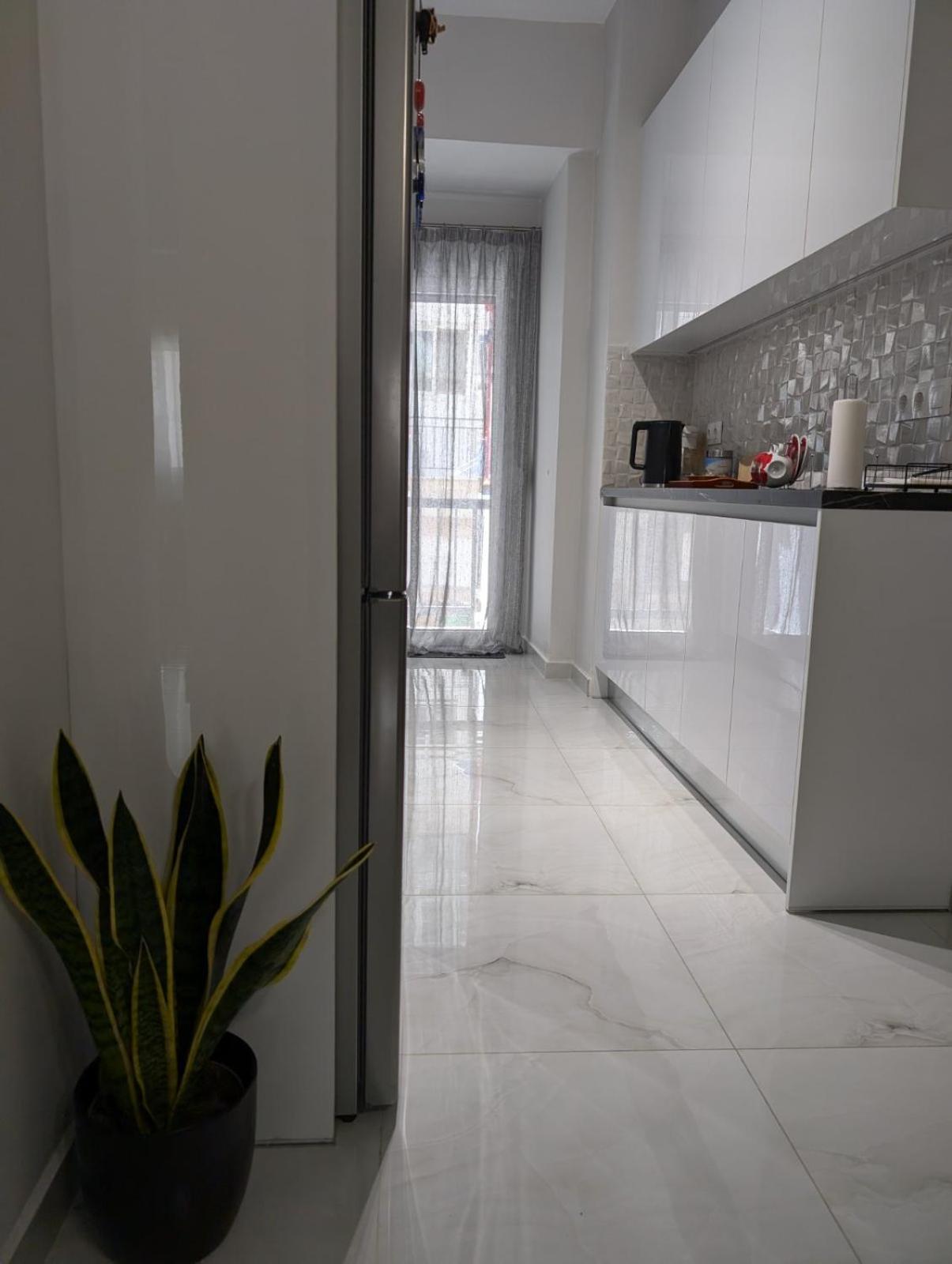 Luxury & Spacious Apartment In Athena Bagian luar foto