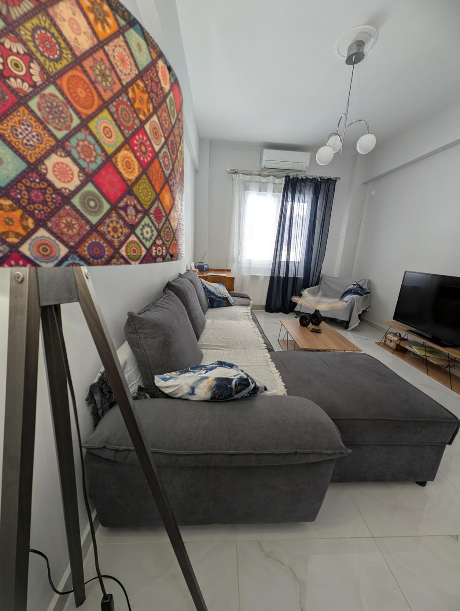 Luxury & Spacious Apartment In Athena Bagian luar foto